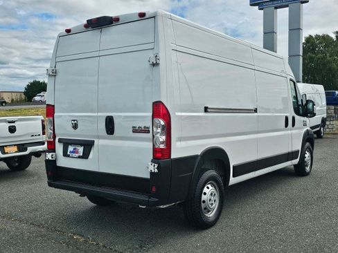 Used 2021 RAM ProMaster 2500 FWD image 3