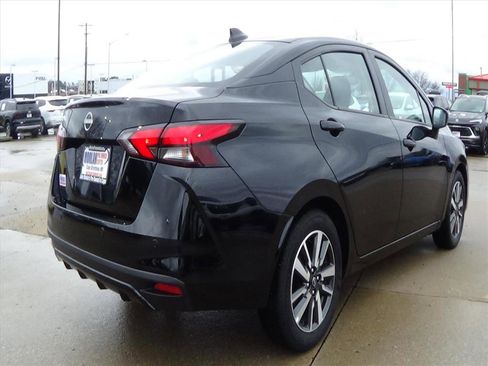 Used 2025 Nissan Versa SV image 6