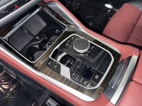 Certified 2025 BMW X6 xDrive40i image 28