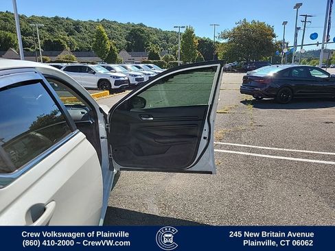 Used 2022 Nissan Altima 2.5 SR w/ Midnight Edition Package FWD image 41