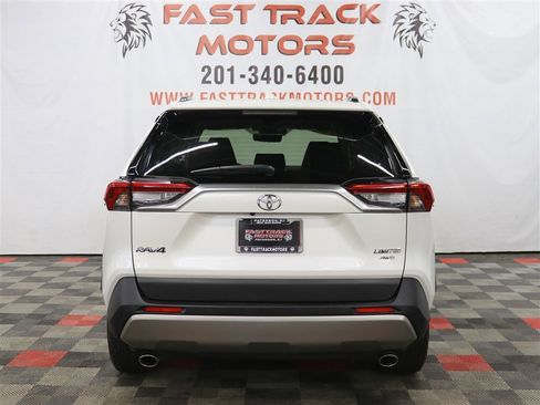Used 2022 Toyota RAV4 Limited image 5