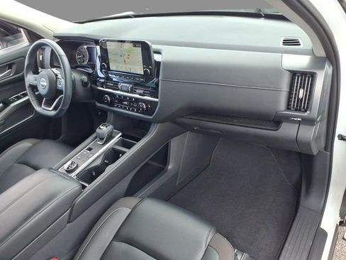 Certified 2023 Nissan Pathfinder SL w/ SL Premium Package AWD/4WD image 13