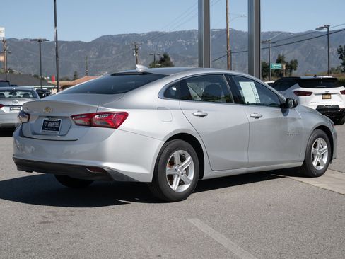 Used 2022 Chevrolet Malibu LT image 4