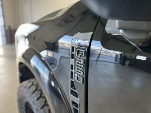 New 2026 Ford F250 Lariat w/ Black Appearance Package image 12
