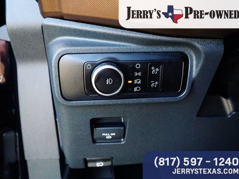 Used 2023 Ford Bronco Outer Banks AWD/4WD image 16
