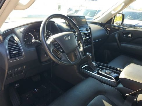 Used 2024 INFINITI QX80 Luxe image 10