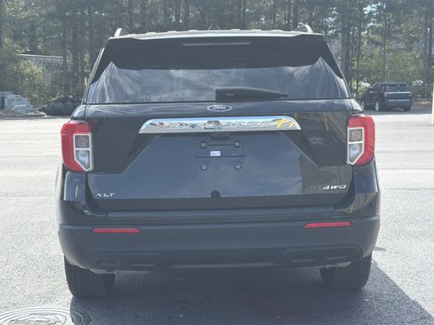 Used 2023 Ford Explorer XLT AWD/4WD image 4