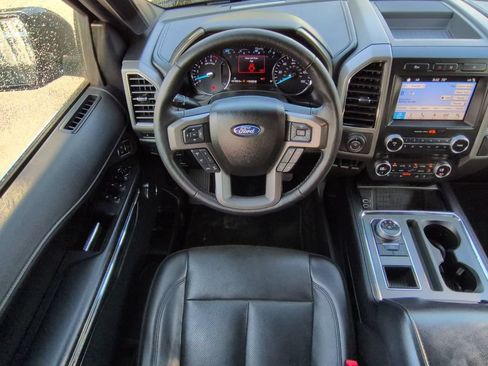 Used 2018 Ford Expedition XLT w/ Equipment Group 202A RWD image 16