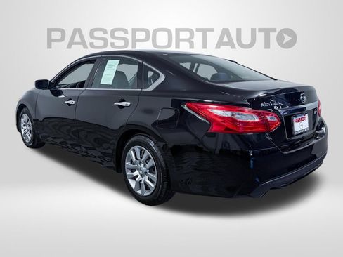 Used 2016 Nissan Altima 2.5 S w/ Power Driver Seat Package FWD image 5