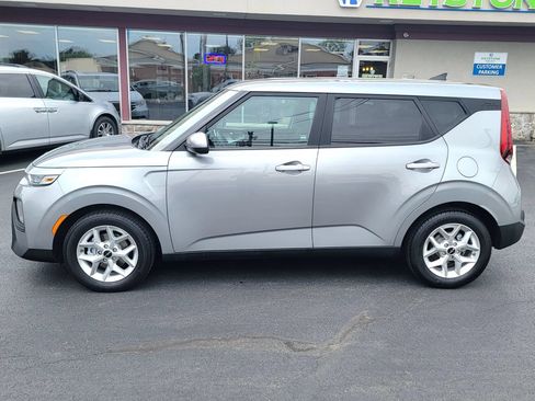 Used 2022 Kia Soul LX w/ Technology Package FWD image 8