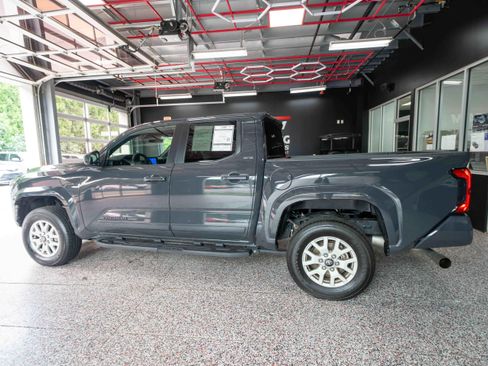 Used 2024 Toyota Tacoma SR5 AWD/4WD image 2