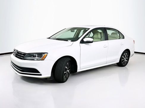 Used 2018 Volkswagen Jetta Wolfsburg Edition FWD image 2