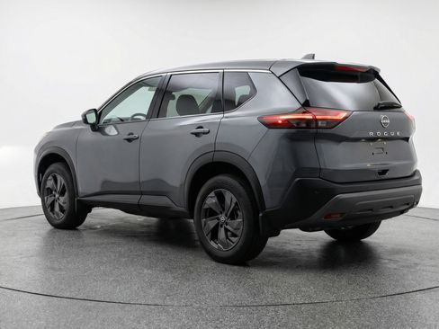 Used 2025 Nissan Rogue SV image 6