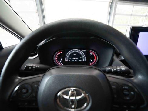 Used 2023 Toyota RAV4 XLE AWD/4WD image 15