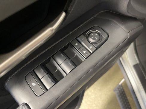 Certified 2025 Toyota Tacoma TRD Off-Road image 16