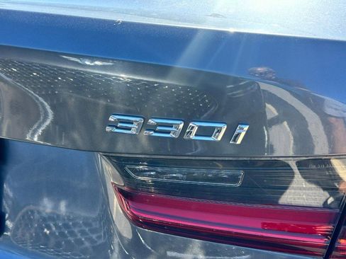 Used 2019 BMW 330i xDrive Sedan w/ Driving Assistance Package image 15