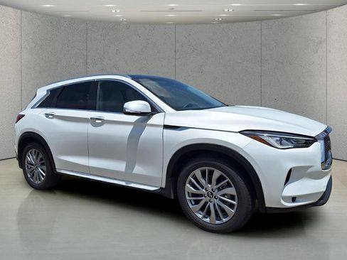 Used 2023 INFINITI QX50 Luxe FWD image 3