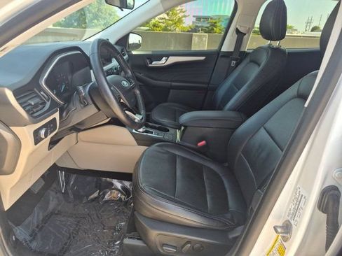 Used 2021 Ford Escape SE w/ Convenience Package FWD image 9