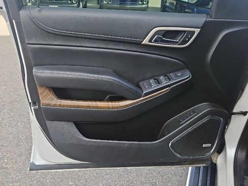 Used 2019 GMC Yukon Denali image 9