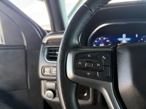 Used 2023 Chevrolet Suburban LT RWD image 17