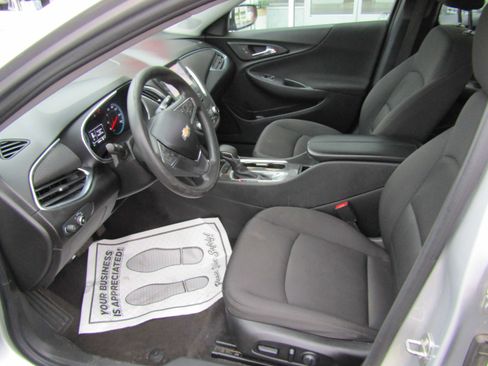 Used 2021 Chevrolet Malibu LT FWD image 9