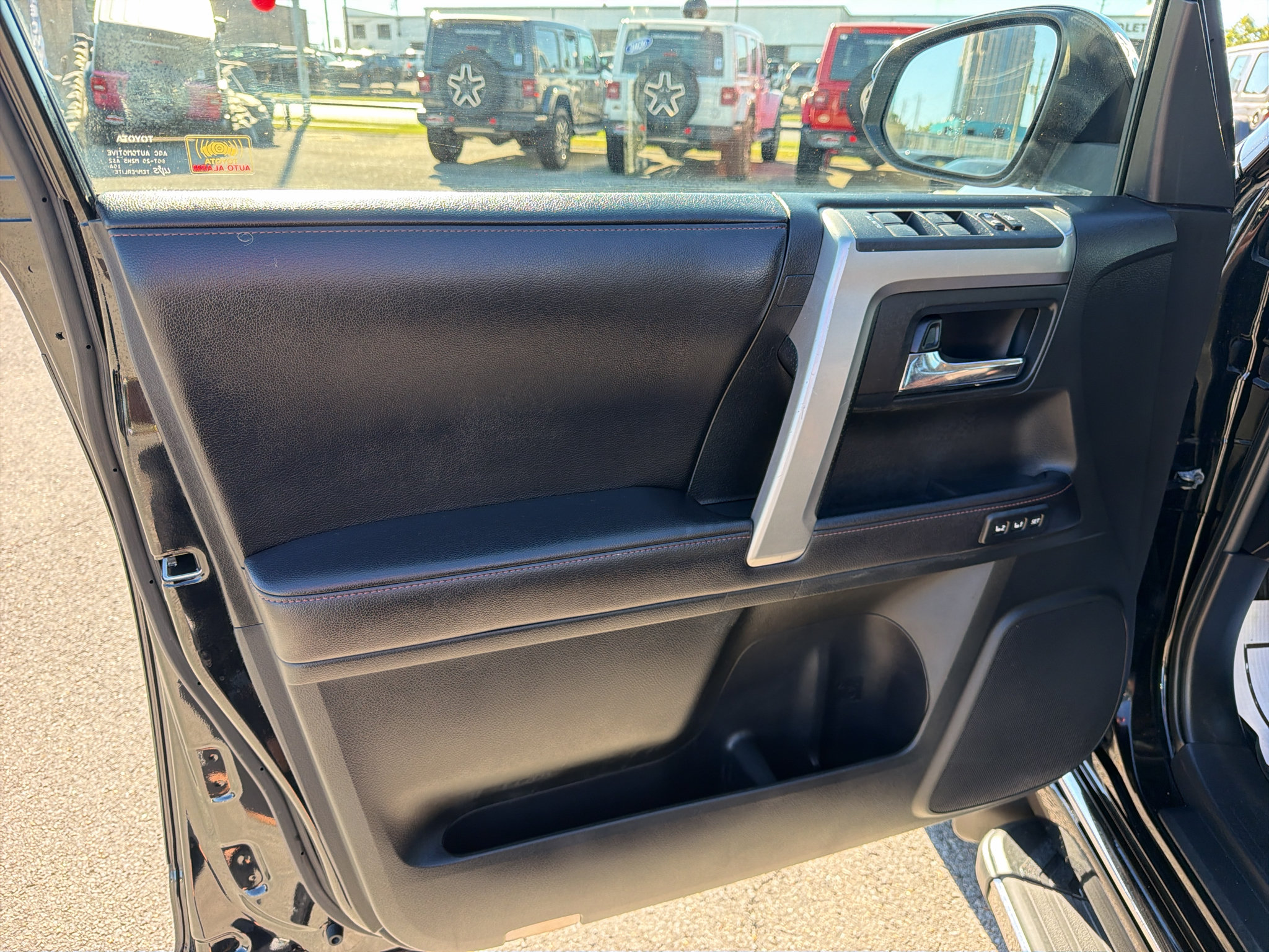 Used 2018 Toyota 4Runner Limited AWD/4WD image 13