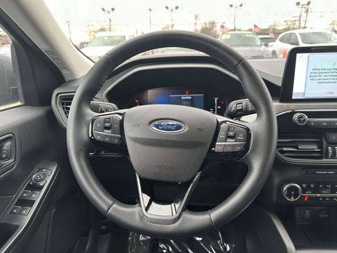Used 2023 Ford Escape Active image 13