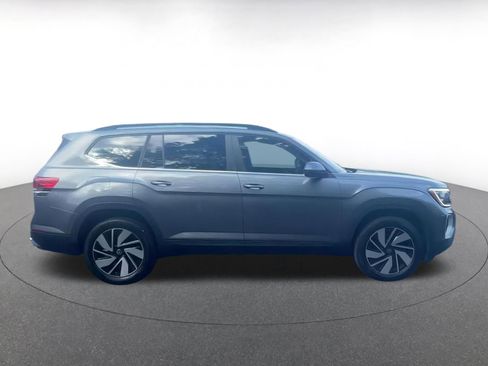 Used 2025 Volkswagen Atlas SE image 16