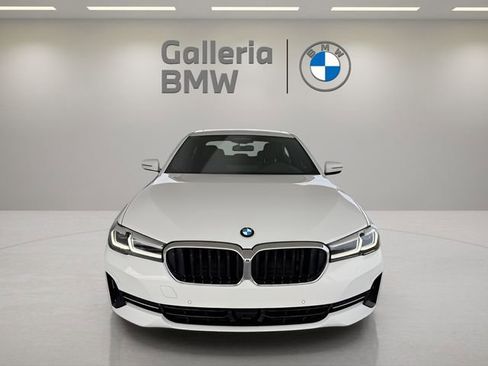 Used 2023 BMW 540i w/ Premium Package image 3