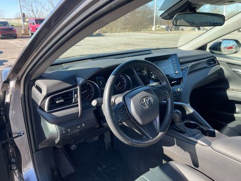 Used 2023 Toyota Camry SE image 11