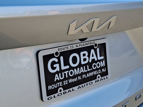 Used 2022 Kia Sorento S FWD image 31
