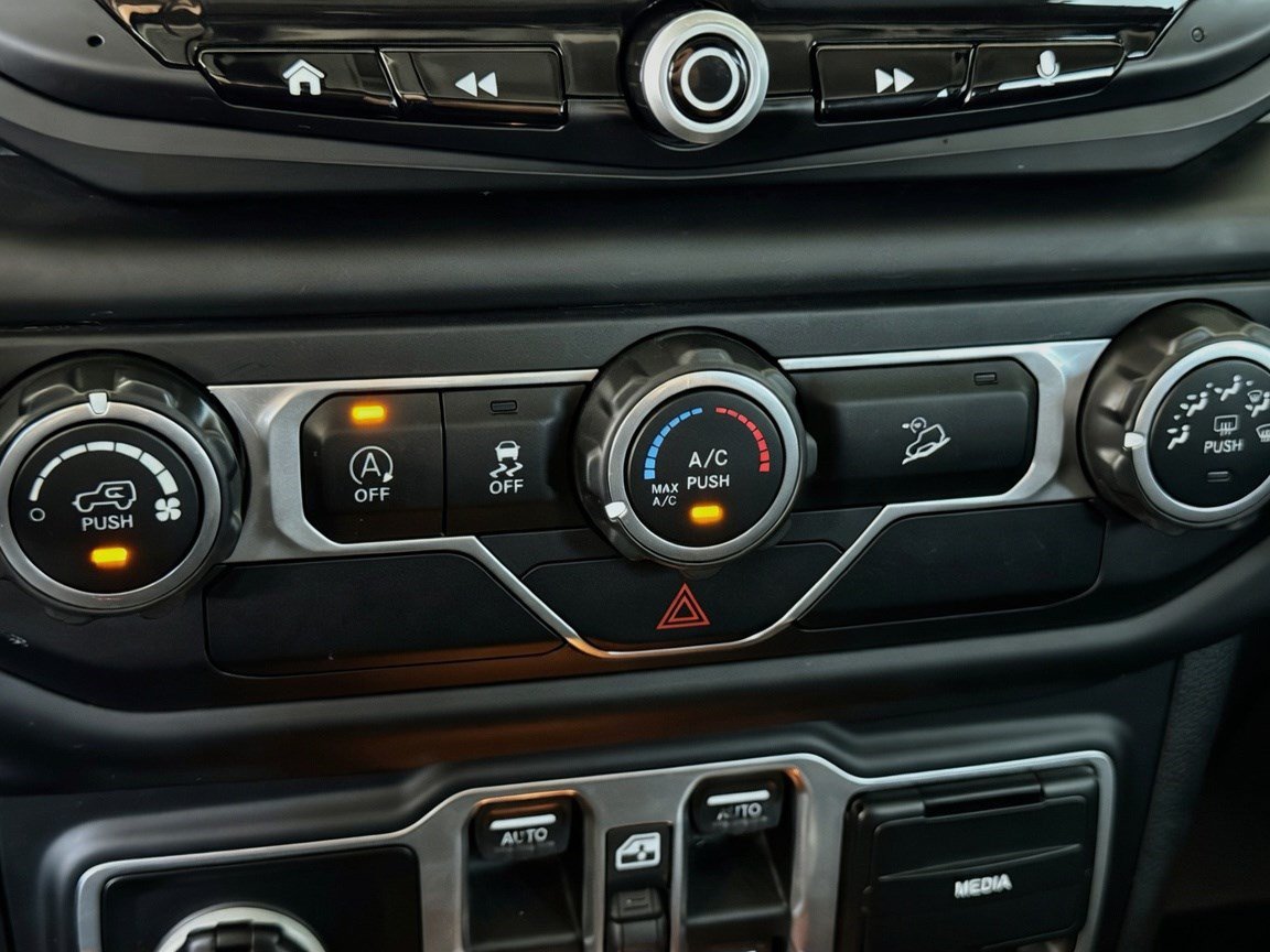 Used 2018 Jeep Wrangler Unlimited Sport S AWD/4WD image 11