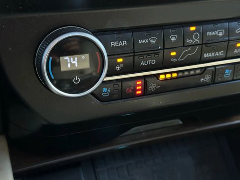 Used 2021 Ford Expedition Max Platinum image 40