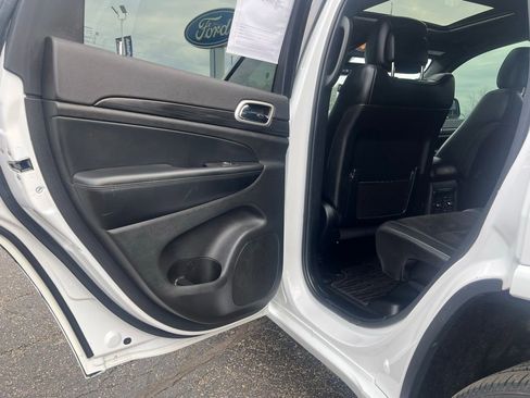 Used 2020 Jeep Grand Cherokee Altitude image 36