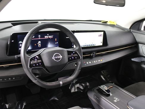 Used 2023 Nissan Ariya AWD image 8
