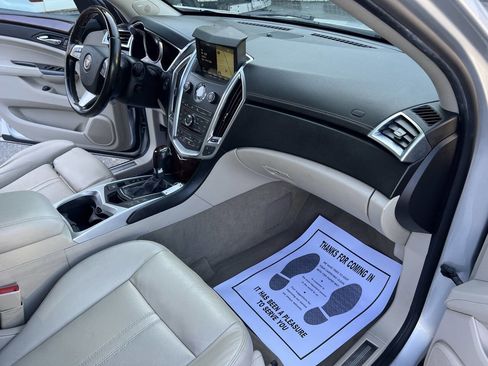 Used 2012 Cadillac SRX Luxury image 18