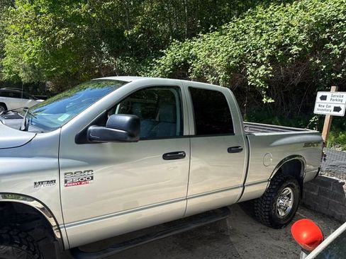 Used 2009 Dodge Ram 2500 Truck SXT AWD/4WD image 4