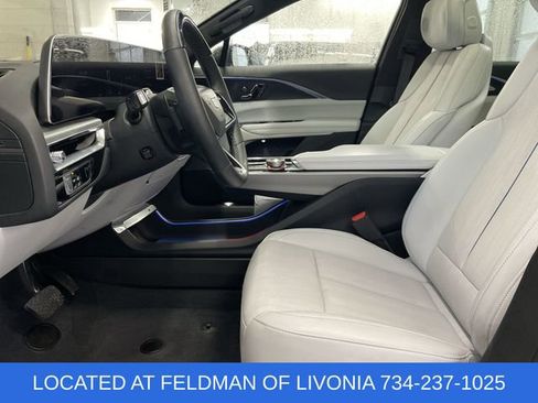 Used 2024 Cadillac Lyriq Luxury image 19