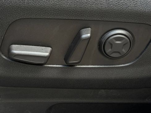 Used 2026 Kia Carnival FWD image 23