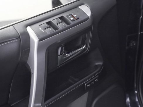 Used 2015 Toyota 4Runner Limited image 22