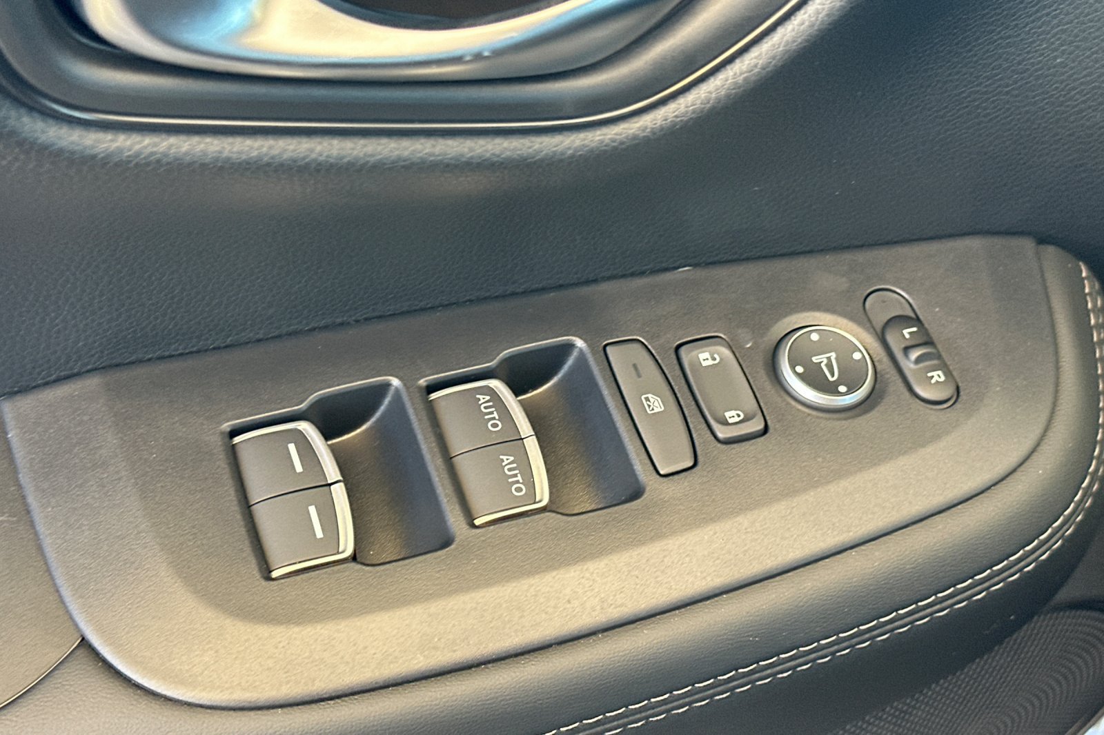 New 2027 Honda HR-V EX-L image 12
