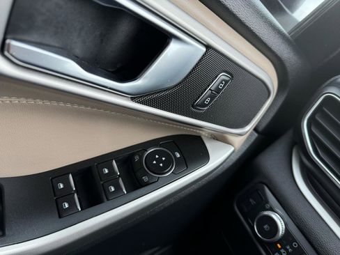 Used 2021 Ford Explorer XLT w/ Equipment Group 202A image 29