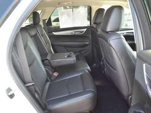 Used 2017 Cadillac XT5 Luxury w/ Driver Awareness Package FWD image 42