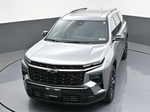 Used 2024 Chevrolet Traverse RS FWD image 52