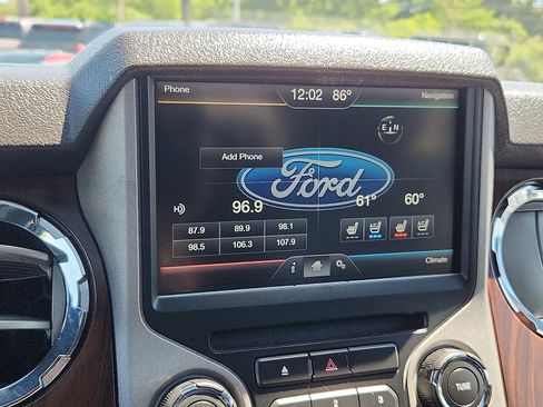 Used 2015 Ford F250 Lariat w/ Lariat Ultimate Package AWD/4WD image 17