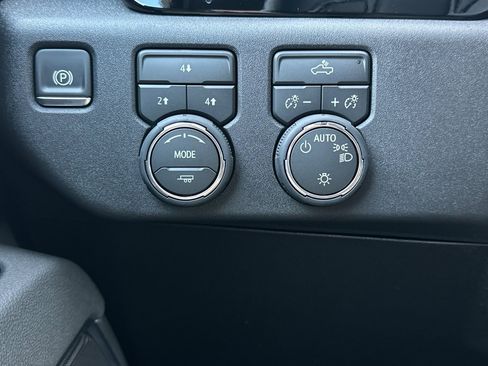 New 2026 Chevrolet Silverado 2500 LT image 27