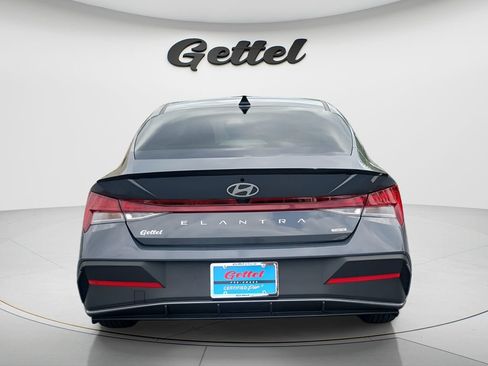 Used 2025 Hyundai Elantra SEL FWD image 6