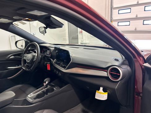 Used 2024 Chevrolet Trax RS w/ Driver Confidence Package image 33