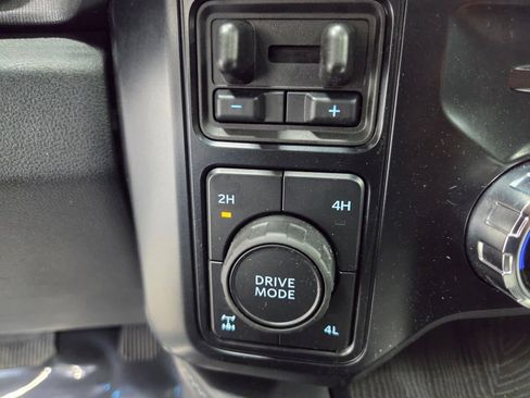 Used 2025 Ford F250 Platinum AWD/4WD image 35