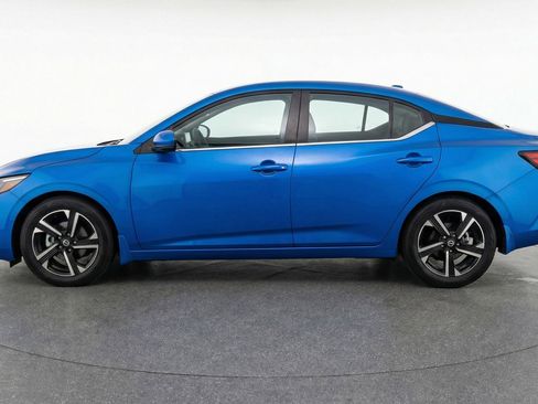 Used 2025 Nissan Sentra SV FWD image 5